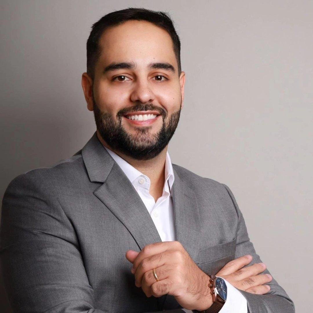 Dr. Wesley Martins